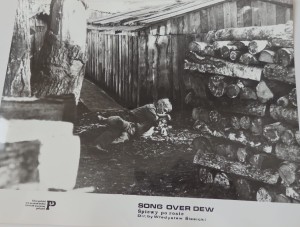 Fotos z filmu "Śpiewy po rosie"