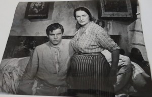 Fotos z filmu "Ubranie prawie jak nowe"