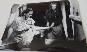 Fotos z filmu "Ubranie prawie jak nowe"