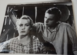Fotos z filmu "Ubranie prawie jak nowe"