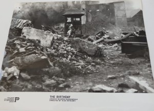 Fotos z filmu "Urodziny Młodego Warszawiaka"