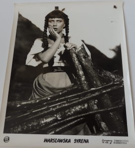 Fotos z filmu "Warszawska Syrenka"