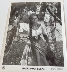 Fotos z filmu "Warszawska Syrenka"