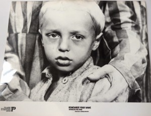 Fotos z filmu "Zapamiętaj Imię Swoje"