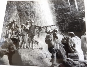 Fotos z filmu "Zejście Do Piekła"