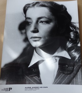 Fotos z filmu "Sam Pośród Swoich"