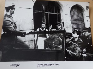 Fotos z filmu "Sam Pośród Swoich"