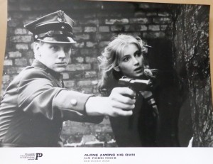 Fotos z filmu "Sam Pośród Swoich"