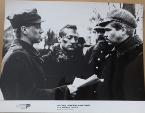 Fotos z filmu "Sam Pośród Swoich"