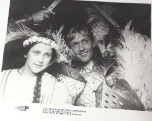Fotos z filmu "Klejnot Wolnego Sumienia"