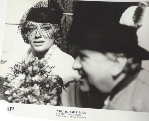Fotos z filmu "Kim jest ten człowiek"