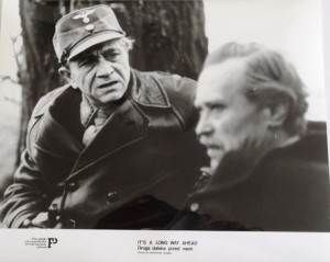 Fotos z filmu "Droga Daleka Przed Nami"