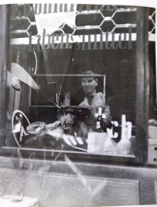 Fotos z filmu "Morderca zostawia ślad"