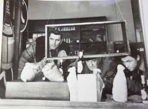 Fotos z filmu "Morderca zostawia ślad"