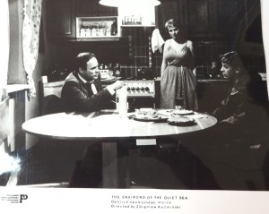Fotos z filmu "Okolice Spokojnego Morza"