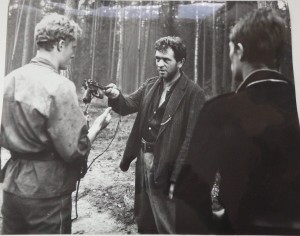 Fotos z filmu "Ranny w lesie"