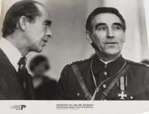 Fotos z filmu "Gdziekolwiek Jesteś Panie Prezydencie"