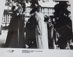 Fotos z filmu "Spowiedź Dziecięcia Wieku"