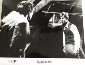 Fotos z filmu "Droga Daleka Przed Nami"
