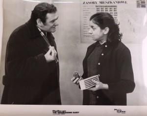 Fotos z filmu "Kłopotliwy Gość"